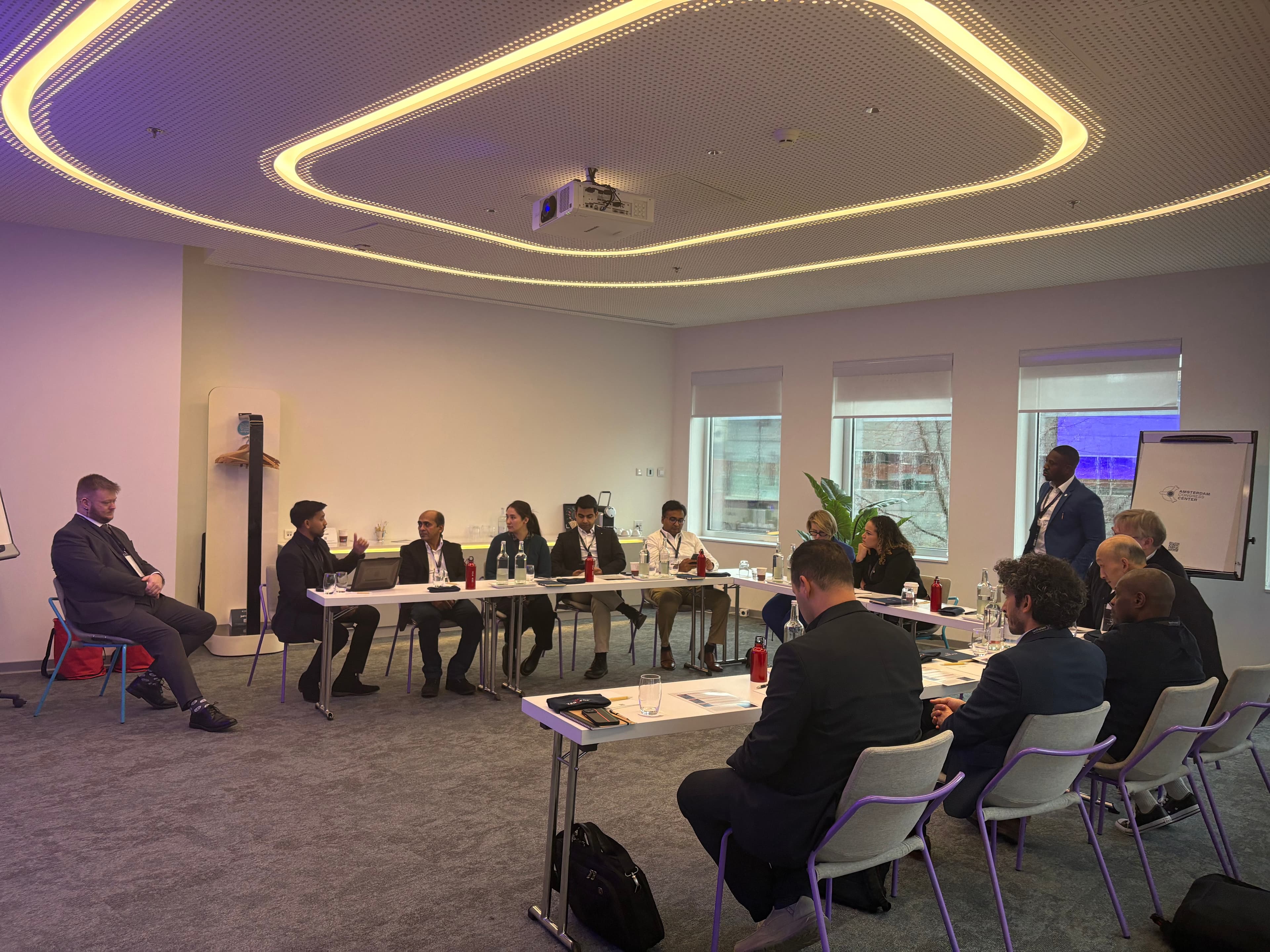 Closed Door Roundtable Sessions With Top Experts